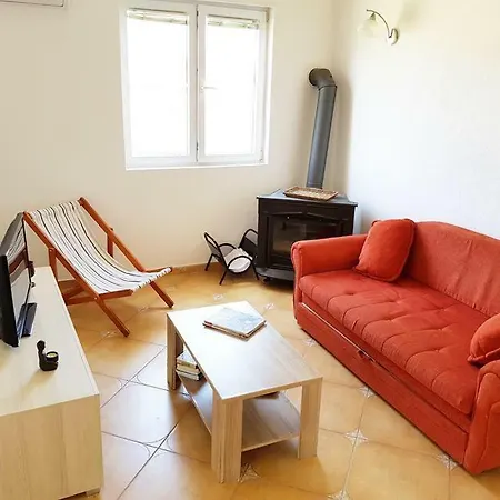 Talija * Podgorica